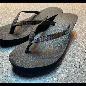 Sanuk sandals